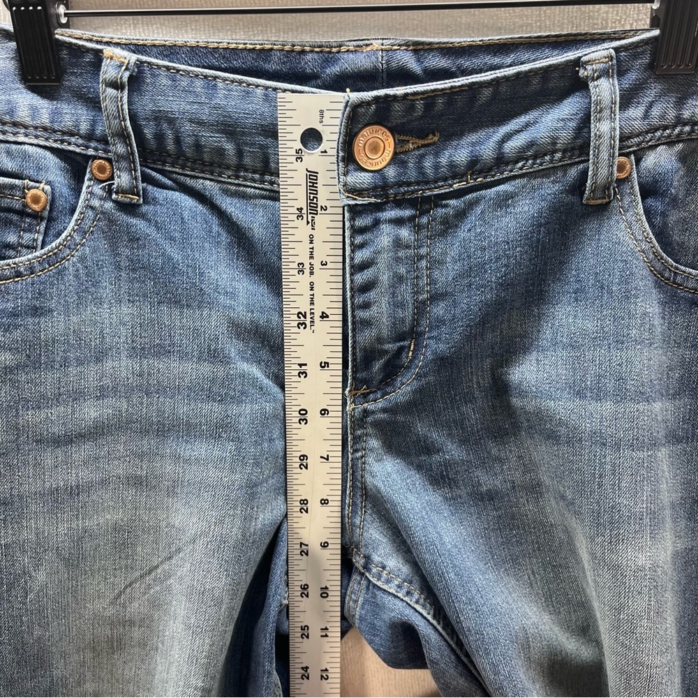Maurices Mid Rise Straight Leg Jeans Womens 11/12 Short Stretch Denim 3060 - Picture 4 of 9